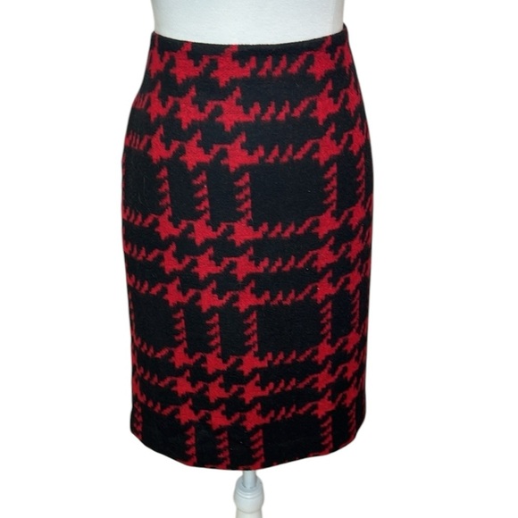 Talbots Red and Black Houndstooth Skirt - Picture 2 of 6